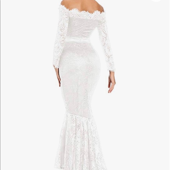 BodyCon lace white wedding gown NEVER WORN - STILL IN BAG - Picture 2 of 4